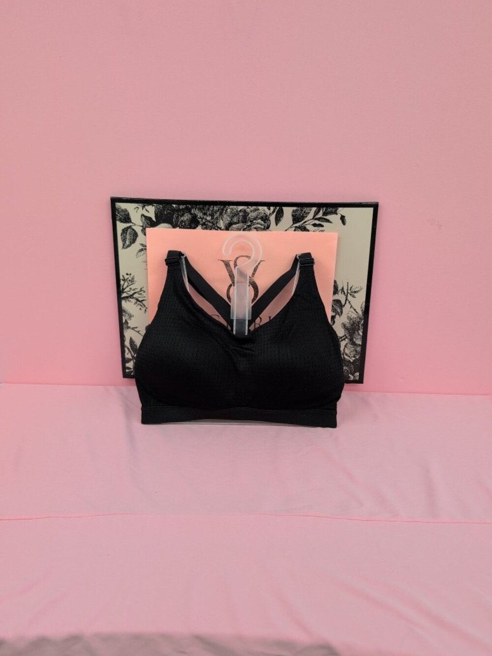 Victoria Secret Very Sexy Lightweight Mesh Sports Bra 32D Black